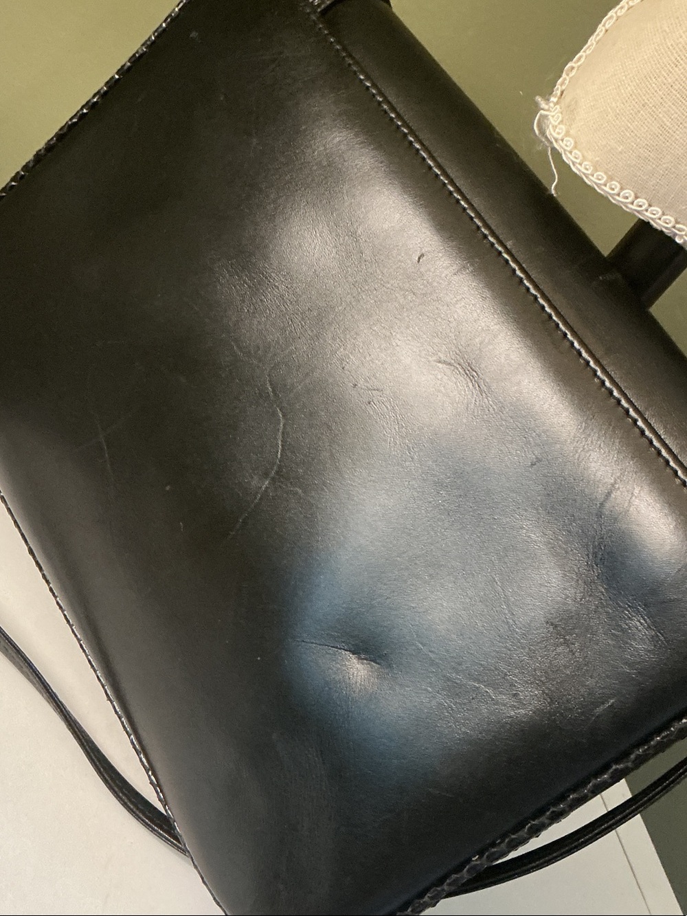 Givenchy Sacs Vintage Black Leather Shoulder Crossbody Bag Gold Accents EUC - Picture 7 of 15